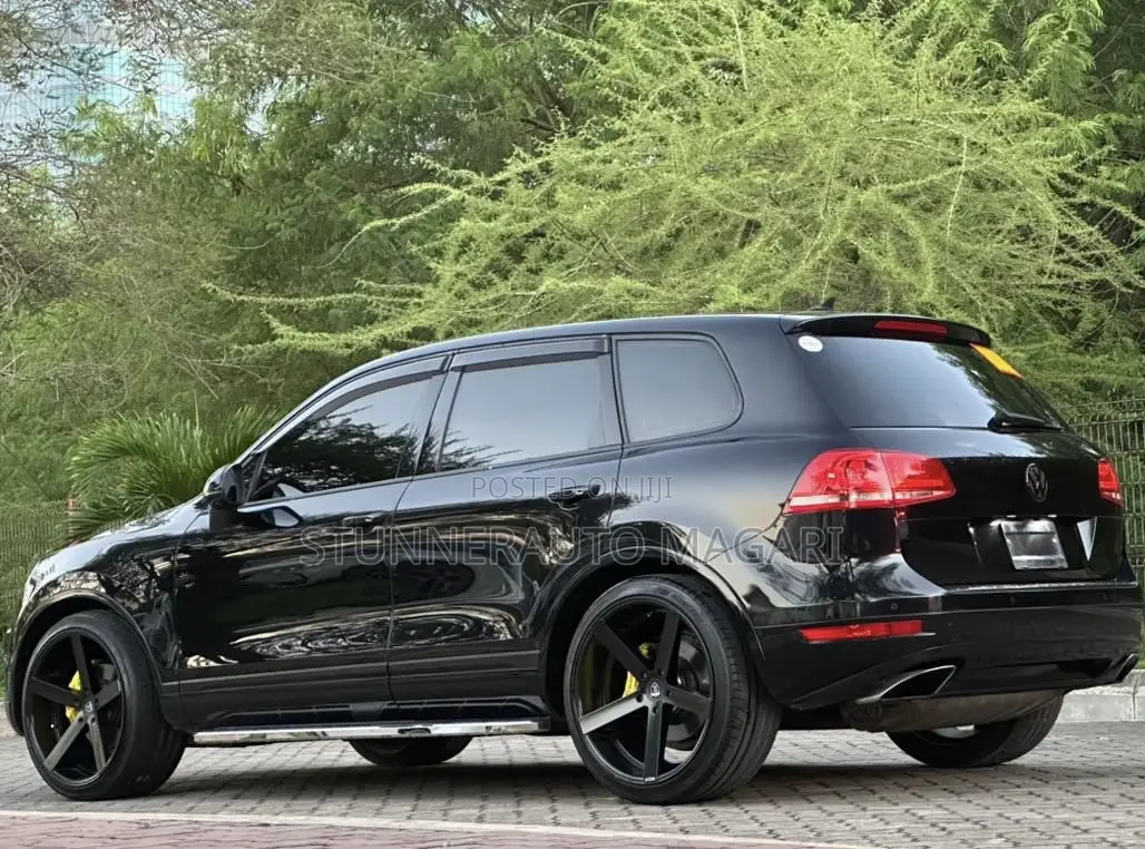 Volkswagen Touareg 2011 Black