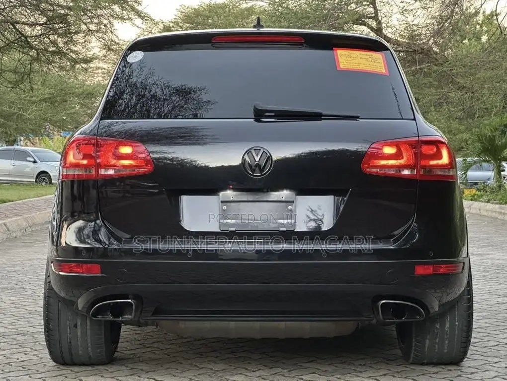 Volkswagen Touareg 2011 Black