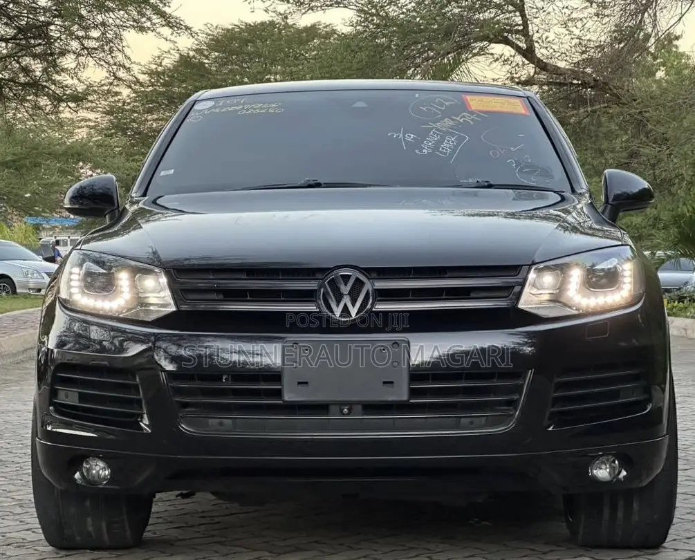 Volkswagen Touareg 2011 Black