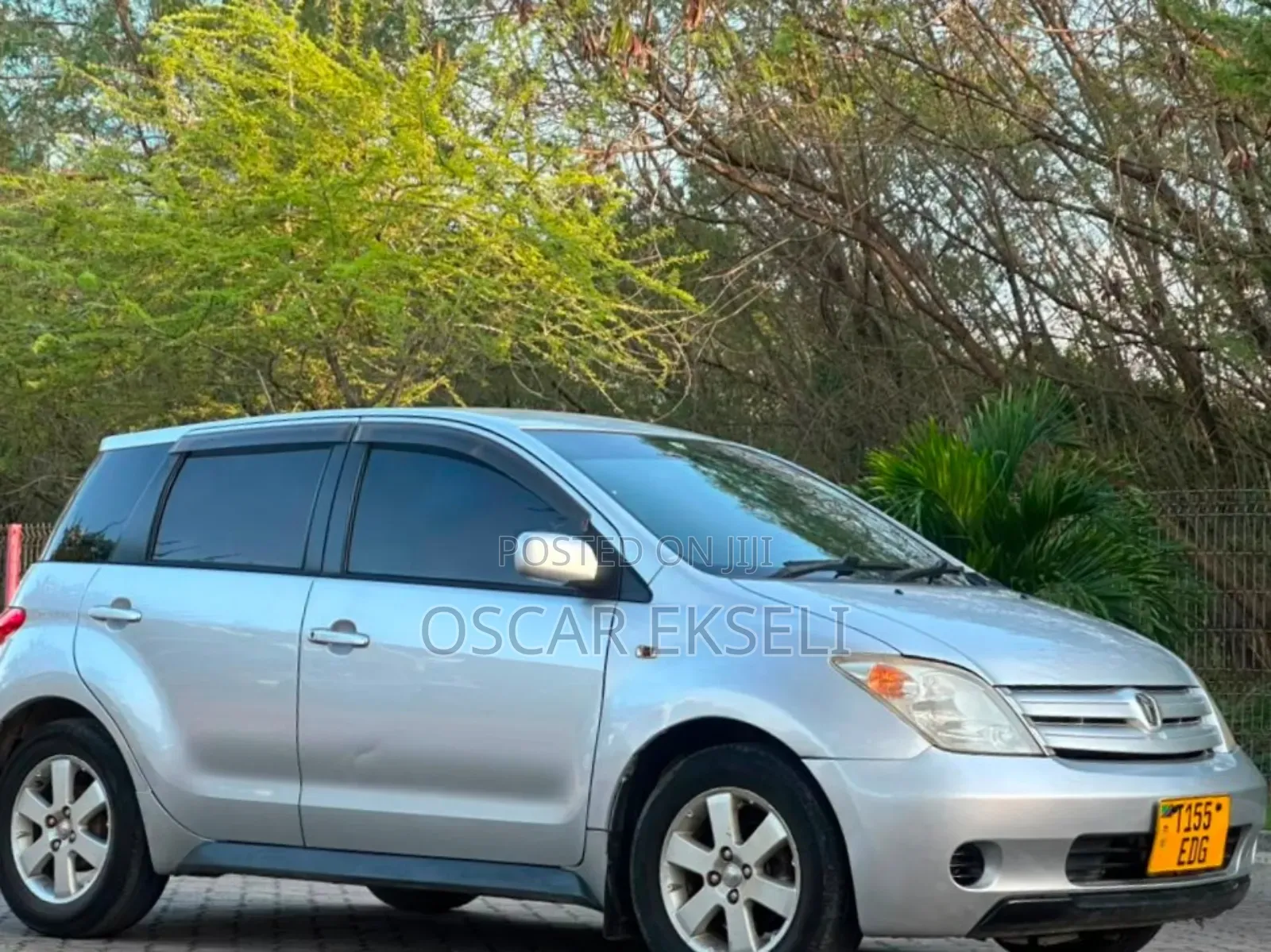 Toyota IST 2004 Silver