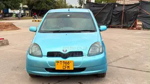 Toyota Vitz 2002 Blue