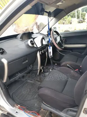 Toyota IST 2003 Silver