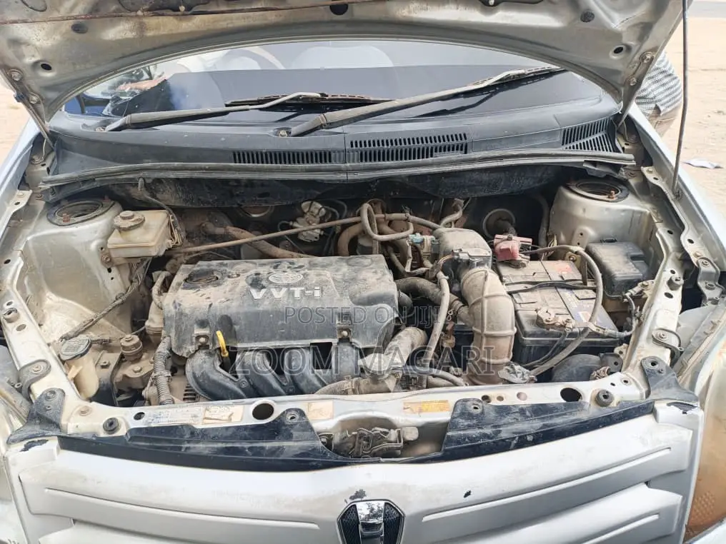 Toyota IST 2003 Silver