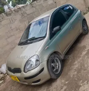 Toyota Vitz 2002 Gold
