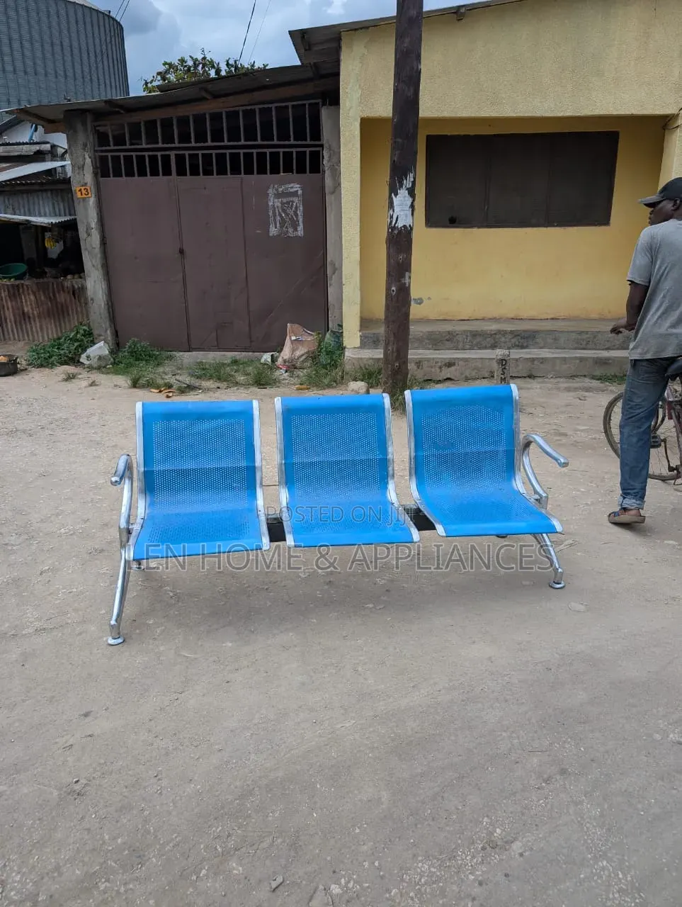 Waiting Chair // Watu Watatu