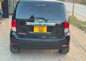 Toyota Corolla Rumion 2009 Black