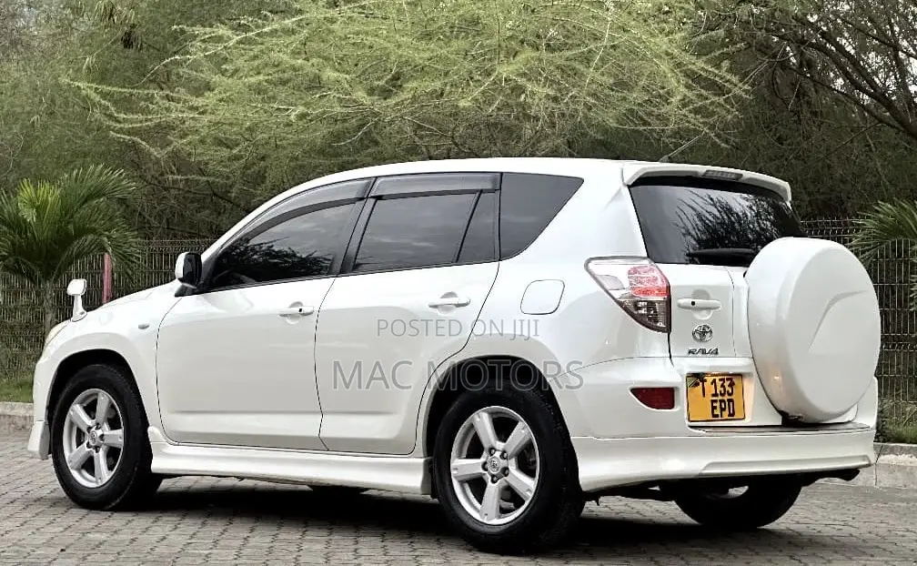 Toyota RAV4 2007 White