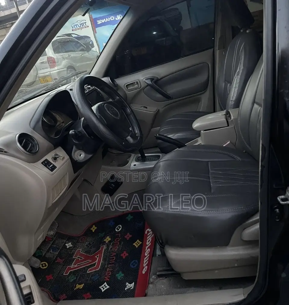 Toyota RAV4 2.0 2005 Black