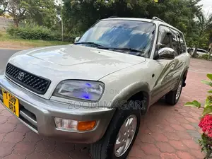 Toyota RAV4 Cabriolet 1998 Gold