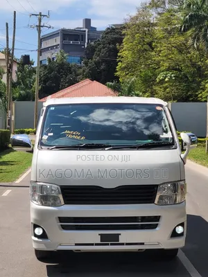 Toyota Quantum 2010 White