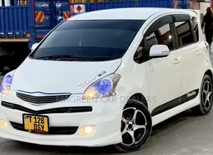Toyota Ractis 2006 White