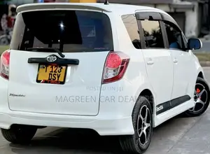 Toyota Ractis 2006 White