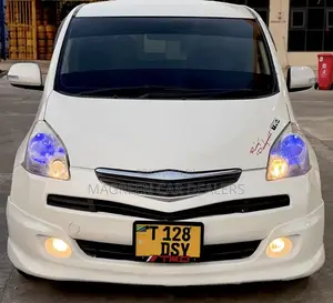 Toyota Ractis 2006 White