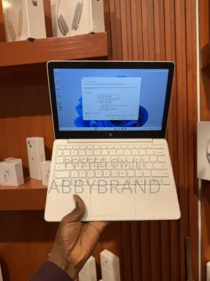 Laptop Microsoft Surface Laptop SE 8GB Intel SSD 128GB