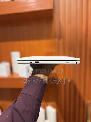 Laptop Microsoft Surface Laptop SE 8GB Intel SSD 128GB