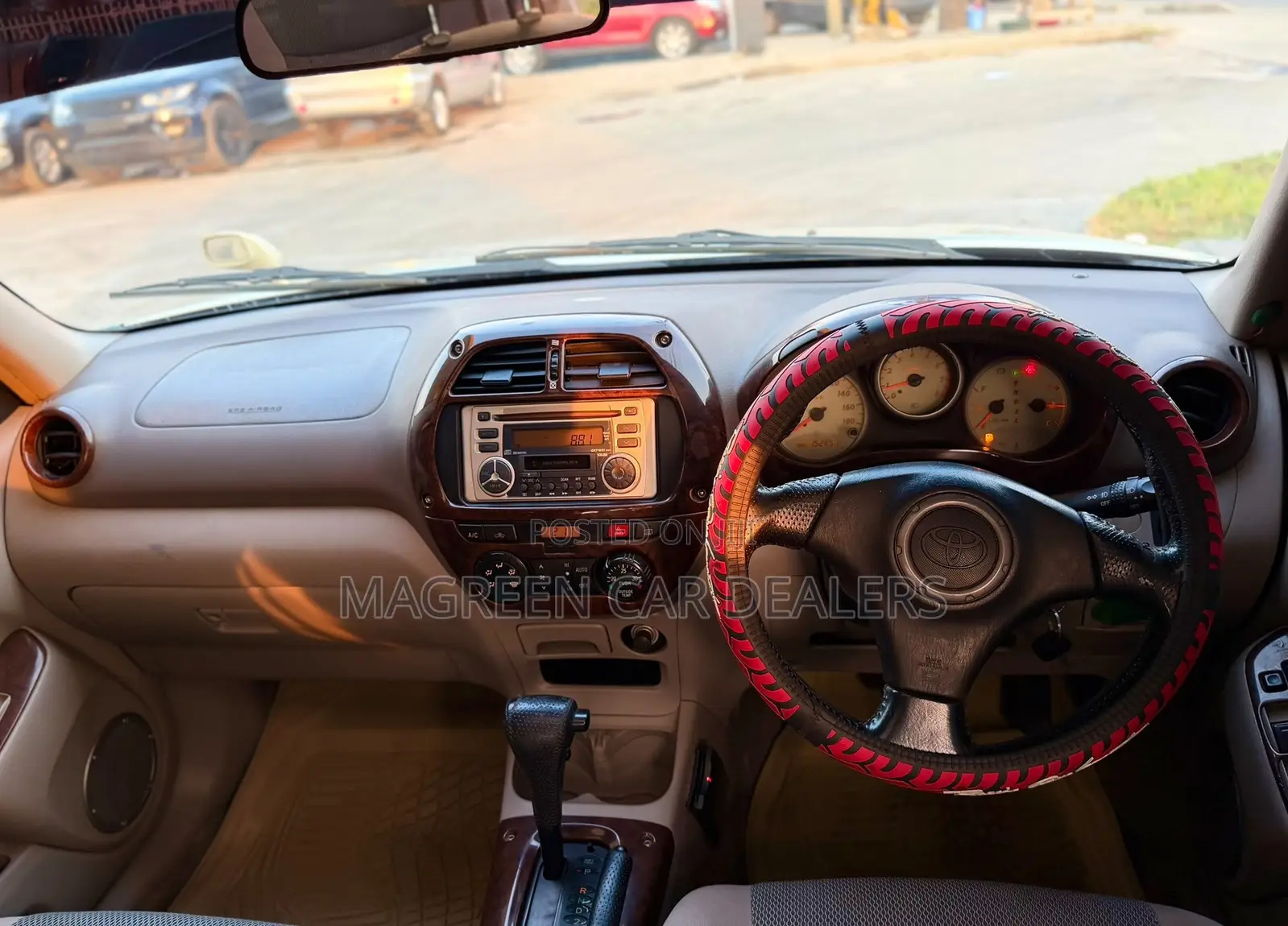 Toyota RAV4 2005 Gold