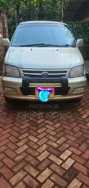 Toyota TownAce Noah 2001 Gold