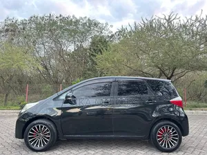 Toyota Ractis 2011 Black