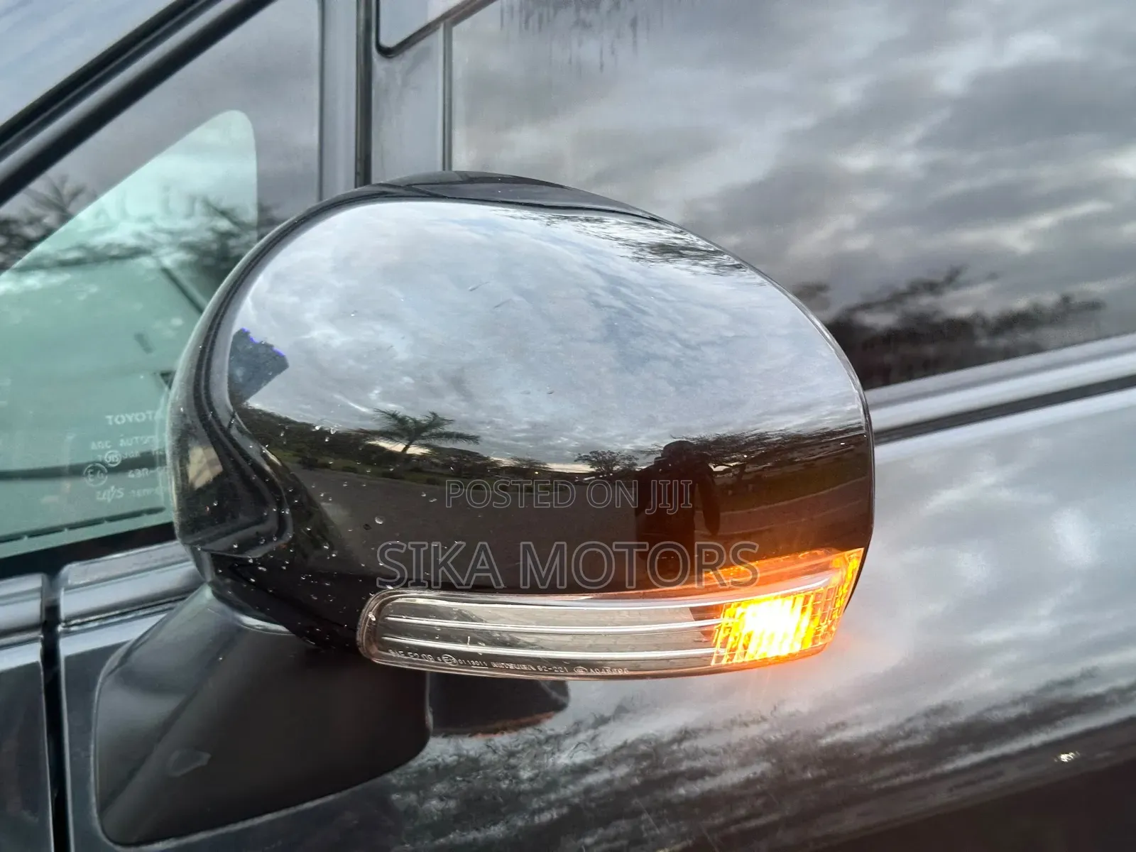 Toyota Ractis 2011 Black