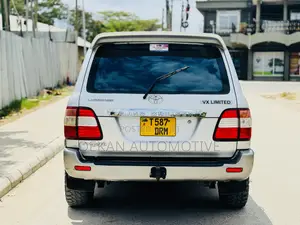 Toyota Land Cruiser 100 VX 4.2 DT Automatic 2005 Silver