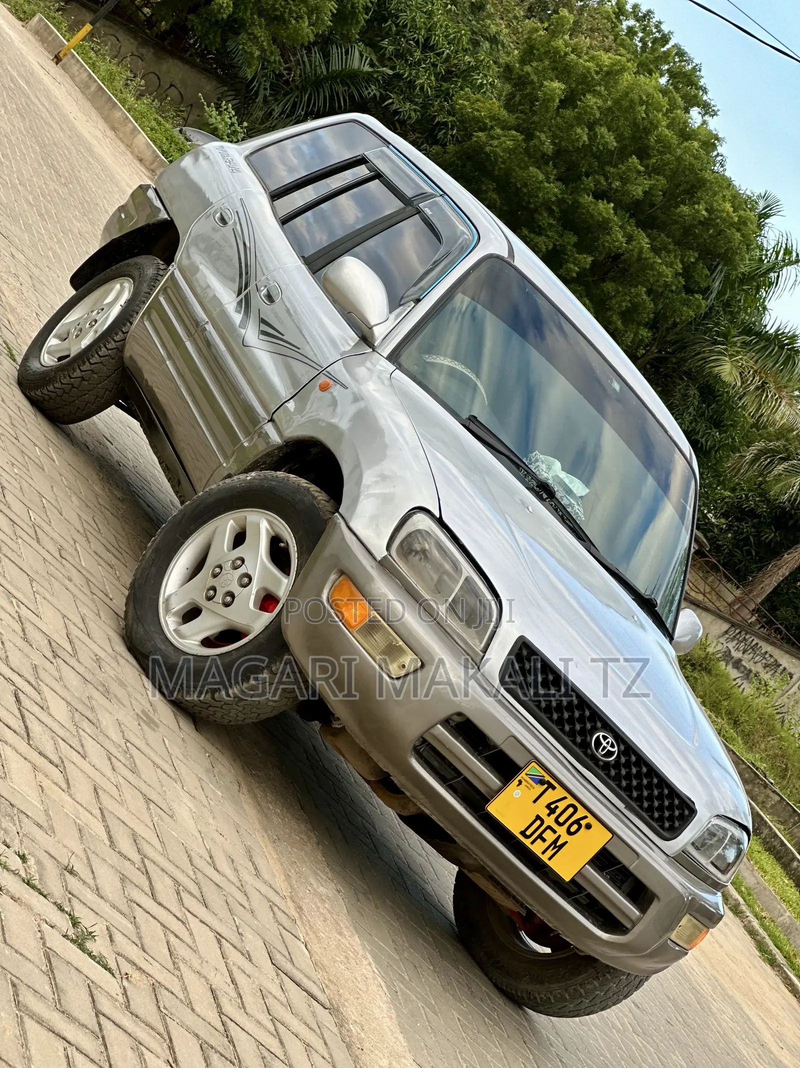 Toyota RAV4 Base 4x4 1999 Silver