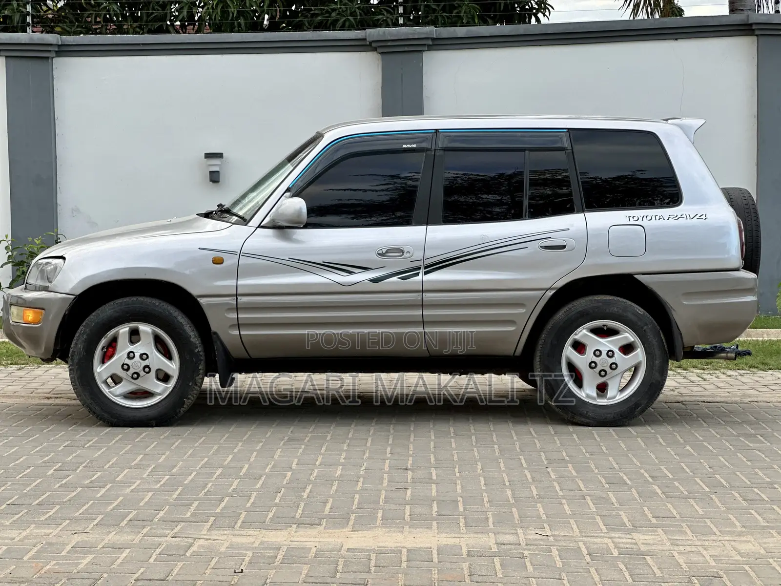 Toyota RAV4 Base 4x4 1999 Silver