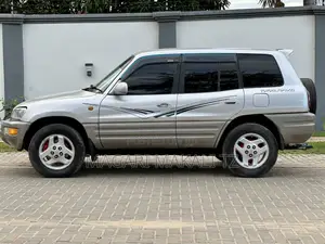 Toyota RAV4 Base 4x4 1999 Silver