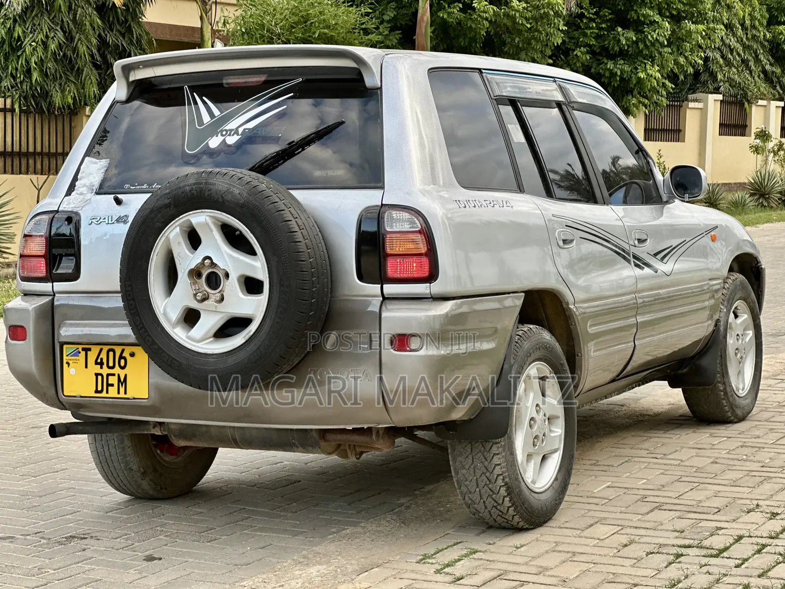 Toyota RAV4 Base 4x4 1999 Silver