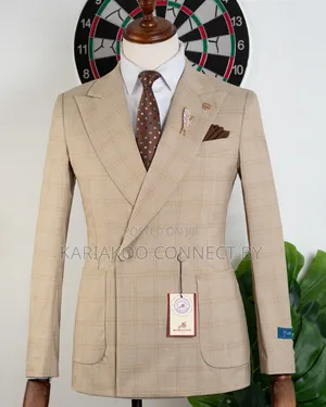 ​Men’s Luxury Double-Breasted Plaid Suit