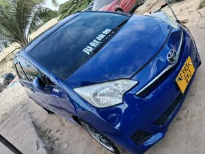 Toyota Ractis 2010 Blue