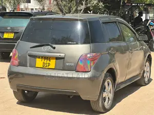 Toyota IST 2004 Gray