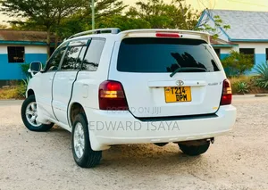 Toyota Kluger 2004 White