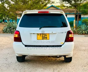 Toyota Kluger 2004 White