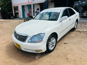 Toyota Crown 2004 White