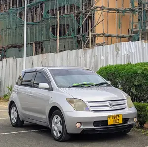 Toyota IST 2007 Silver