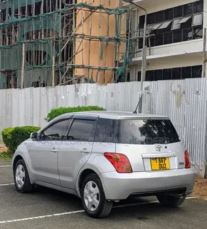 Toyota IST 2007 Silver