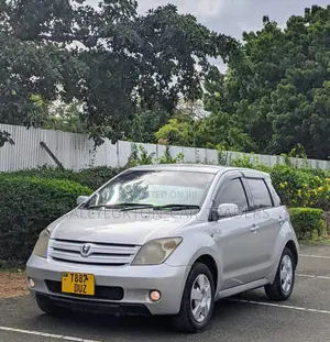 Toyota IST 2007 Silver
