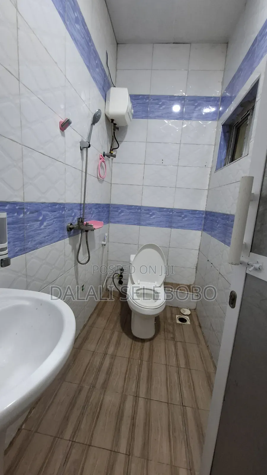1bdrm Bungalow in Makumbusho Bus Stop, Kijitonyama for rent