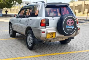 Toyota RAV4 1999 White