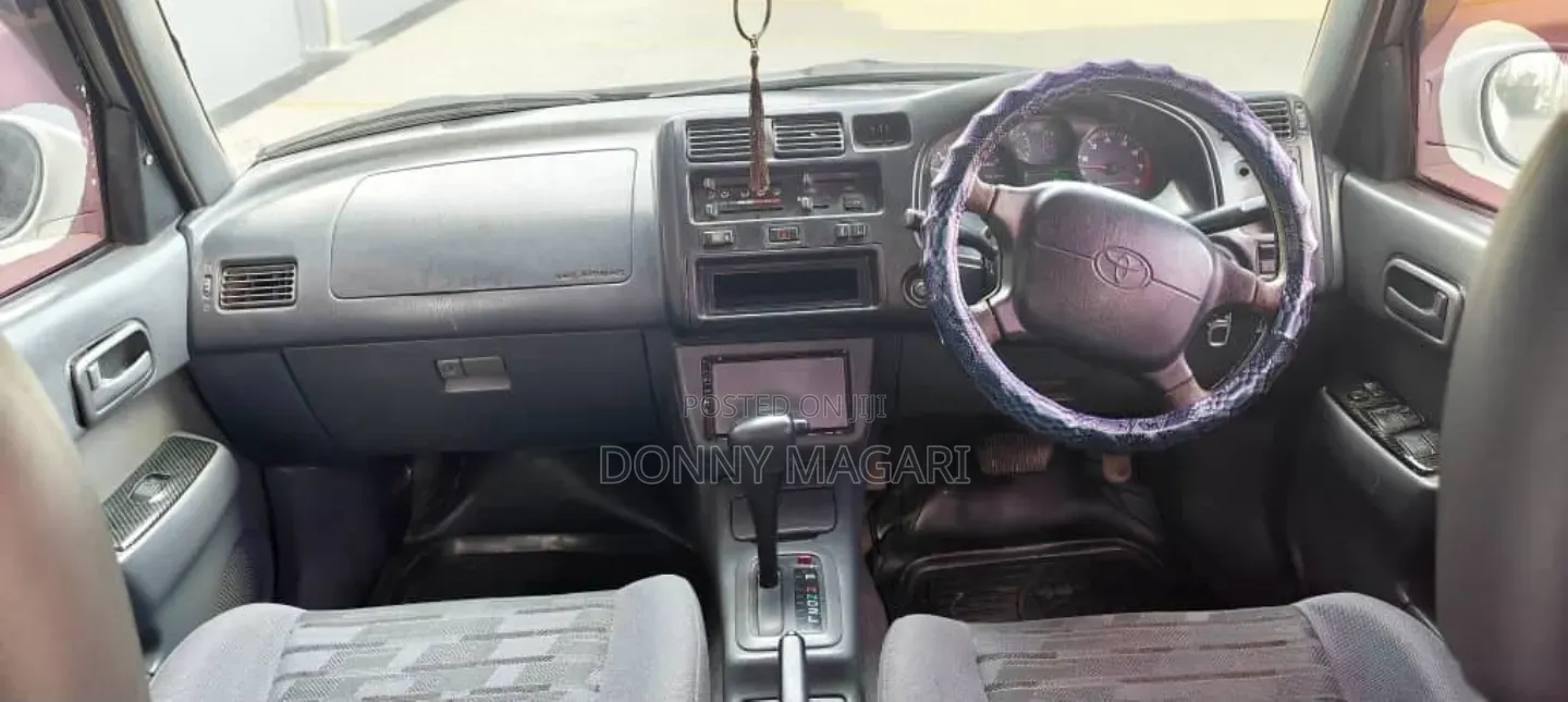 Toyota RAV4 1999 White