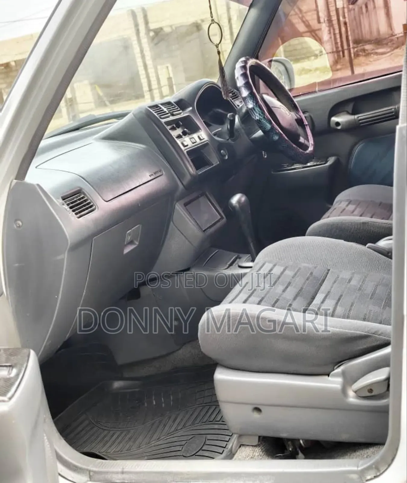 Toyota RAV4 1999 White