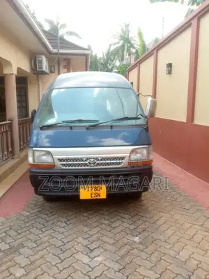 Toyota HiAce 2002 Blue