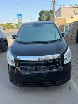 Toyota Noah 2011 Black