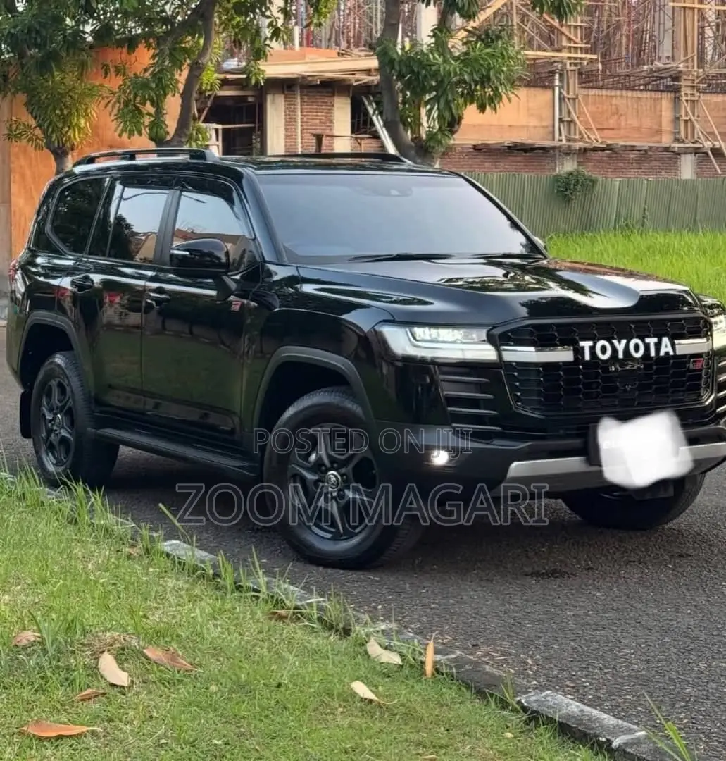 Toyota Land Cruiser 2023 Black