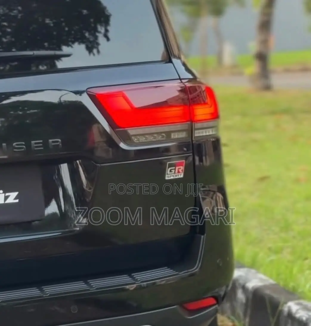 Toyota Land Cruiser 2023 Black