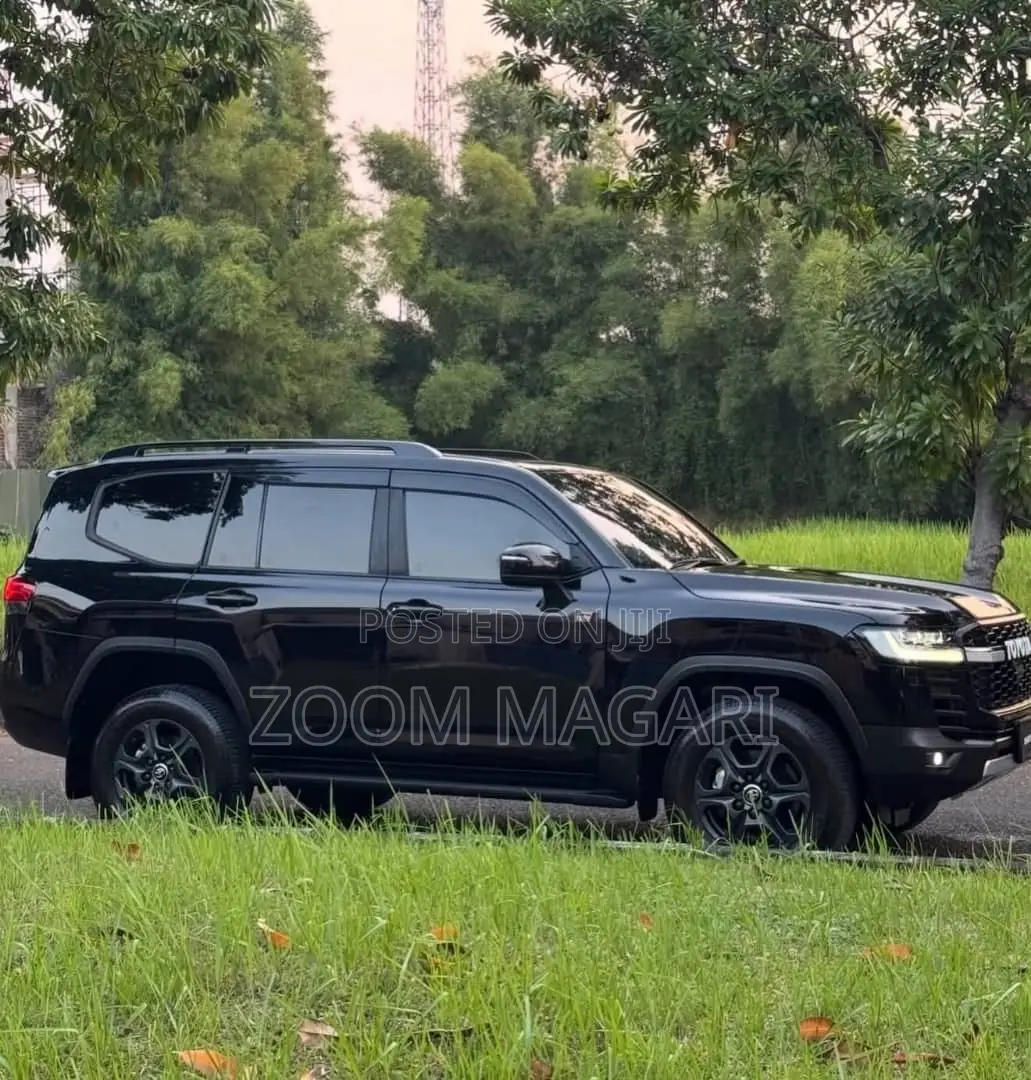 Toyota Land Cruiser 2023 Black