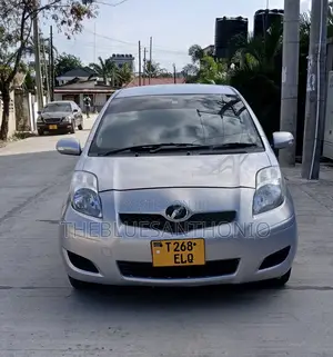 Toyota Vitz 2007 Silver