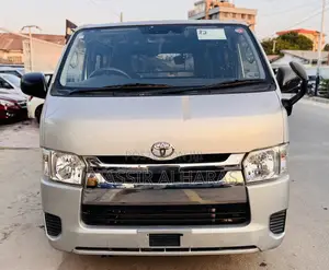 Toyota HiAce 2019 Silver