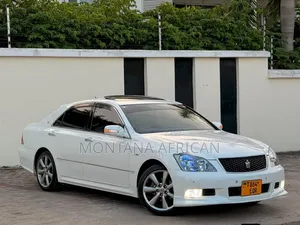Toyota Crown 2004 White