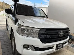 Toyota Land Cruiser 2015 Pearl